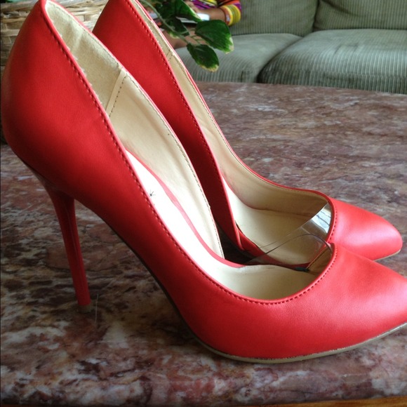 Shoes - Picture 2 of 4