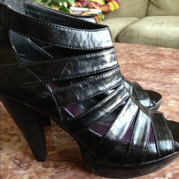 Shoe/boot - Picture 2 of 4