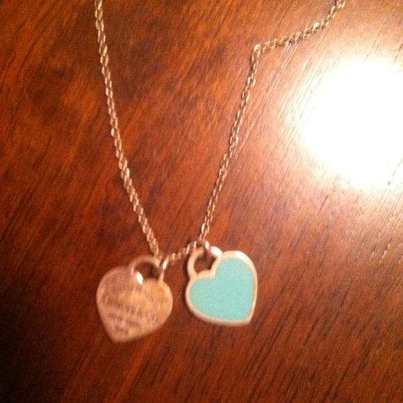 Tiffany's necklace with pouch