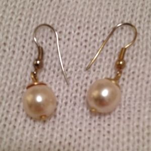 Costume Pearl and Gold Tone Earrings