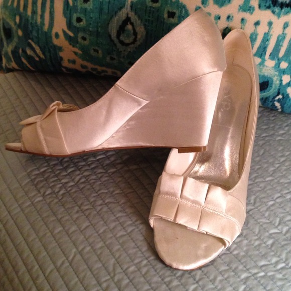 RSVP Ivory Wedge formal peep toes