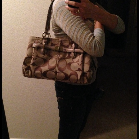 Coach Sold In Bundle - Picture 3 of 4