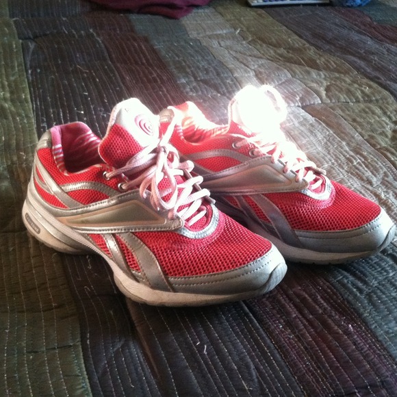 Reebok easy tone tennis shoes