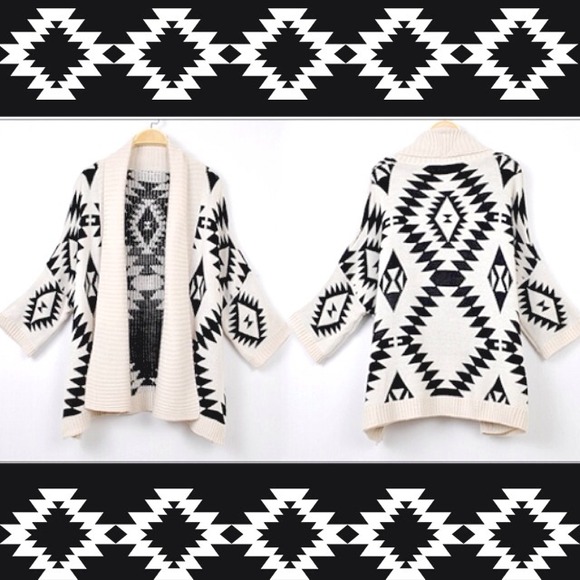 🌀 FLASH SALE Brand new Aztec Sweater🌀