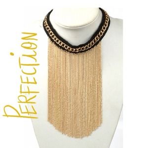 🎉HOLD HP GIRLS NIGHT OUT Statement Necklace🎉