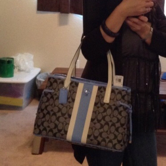 🚫SOLD🚫 Authentic coach handbag👜 😍 PP Price - Picture 2 of 3