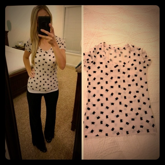 ❌SOLD❌Beige & black kitty tee