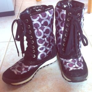 Pre-loved Coach snow boots