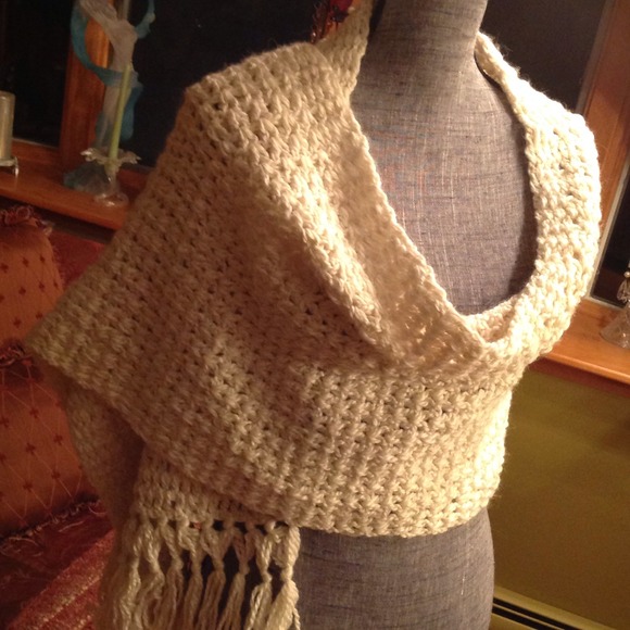 handmade Accessories - SOLD LOCALLY 🎈🎈🎈🎈🎈HANDMADE SHAWL