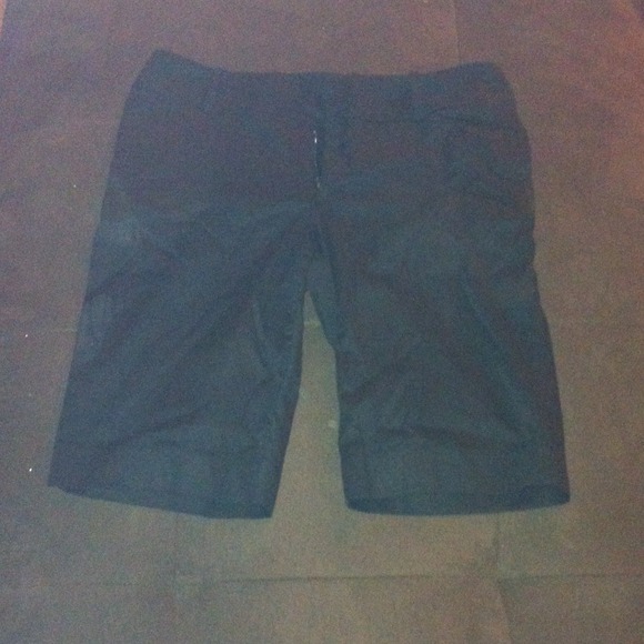 Black cotton capris