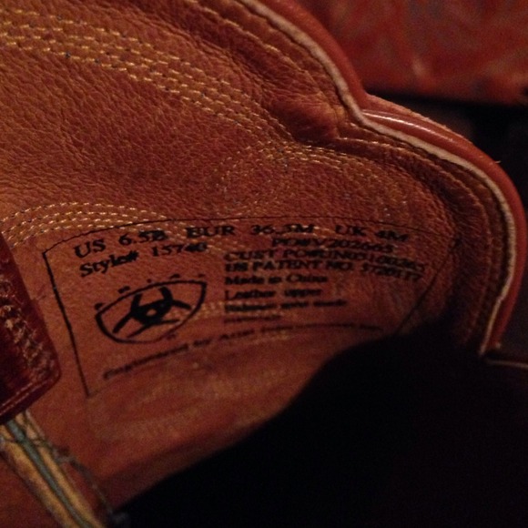 💥REDUCED💥 Amazing Ariat Cowboy boots!! 👢 - Picture 3 of 4