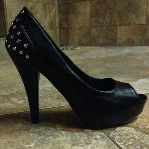 Size 7 Madden Girl Platform Heels.