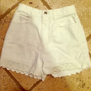 White lace trim high waisted shorts