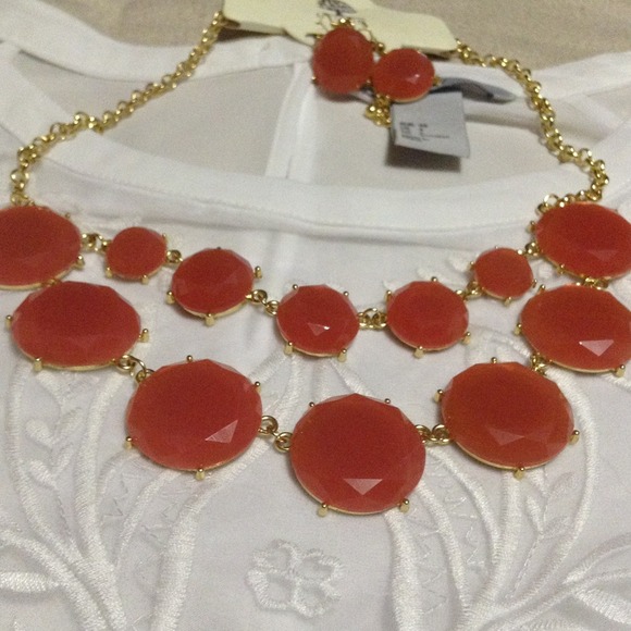 Pretty necklace - Picture 4 of 4