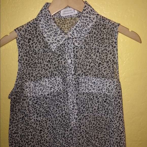 Cheetah print button up top - Picture 1 of 1