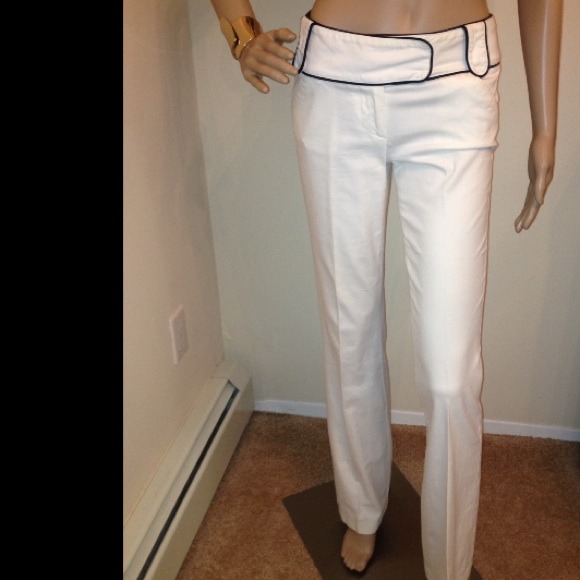 Alice and Olivia white pants navy trim Sz