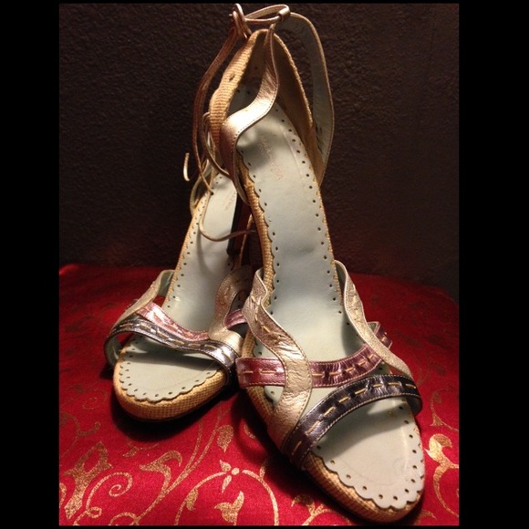 Heels - Picture 2 of 2