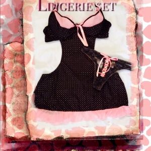 Dainty lingerie set.