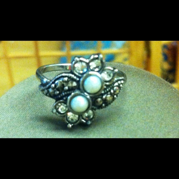 Silver ring - Picture 2 of 2