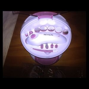 Revlon Nail Beauty Center with Bubble Spa & Dryer