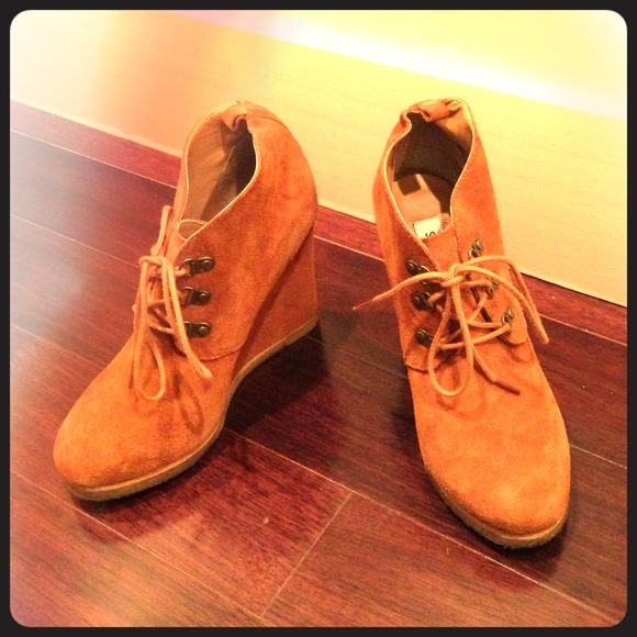 Steve Madden suede booties!