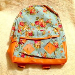 Floral Backpack! ❤️