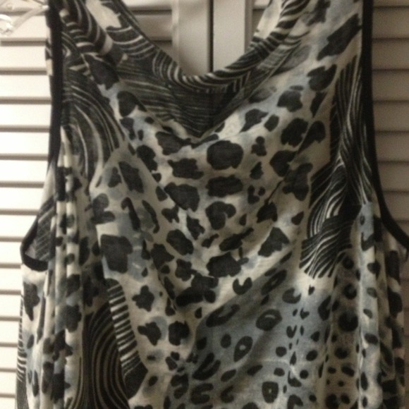 Fantazia layering vest in animal print - Picture 2 of 4