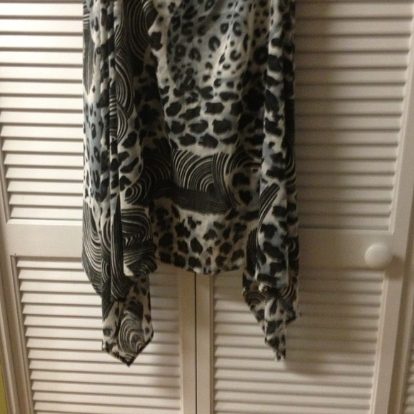 Fantazia layering vest in animal print - Picture 3 of 4