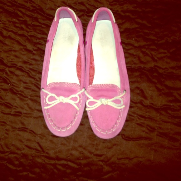 Pink Timberland suede moccasins size 10 💗