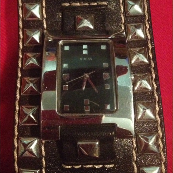 ! Genuine leather Guess watch