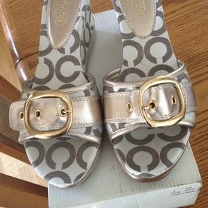 Cute fashion slides. says 9 more like an 8