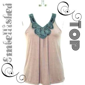 🎉Host Pick 10/26🎉Taupe top w/black embellishment