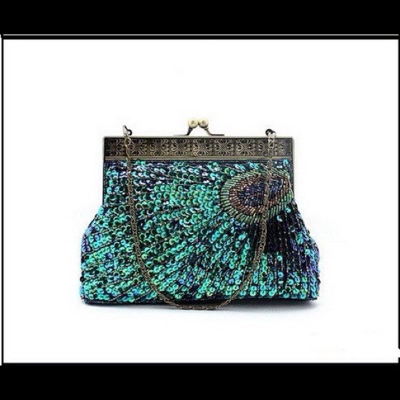Handmade sequin beaded clutch - Picture 4 of 4