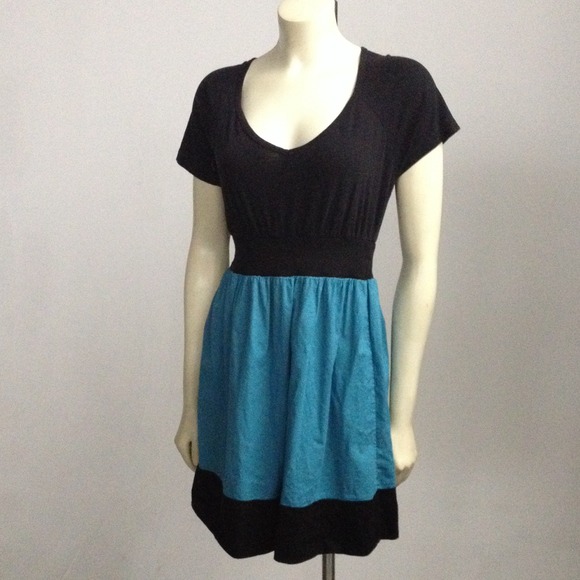BeBop Dresses & Skirts - BeBop colorblock dress