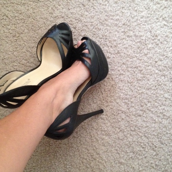 Black heels size 8.5