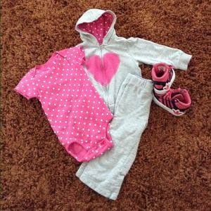 PERFECT FOR THE WINTER. 3 piece toddler sweat suit