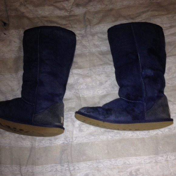 Authentic UGGs - Picture 3 of 3
