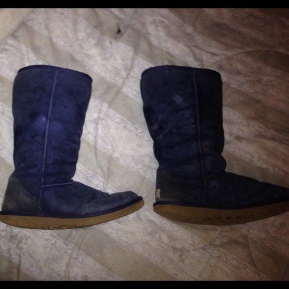 Authentic UGGs - Picture 2 of 3