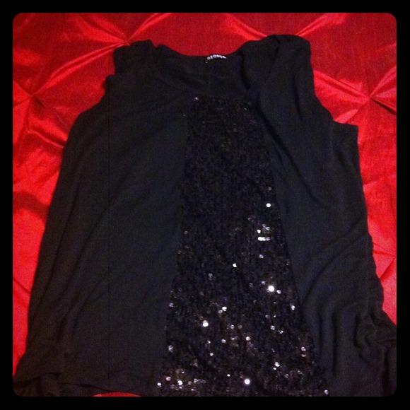 🚫SOLD%🚫Black cotton tank with sequins