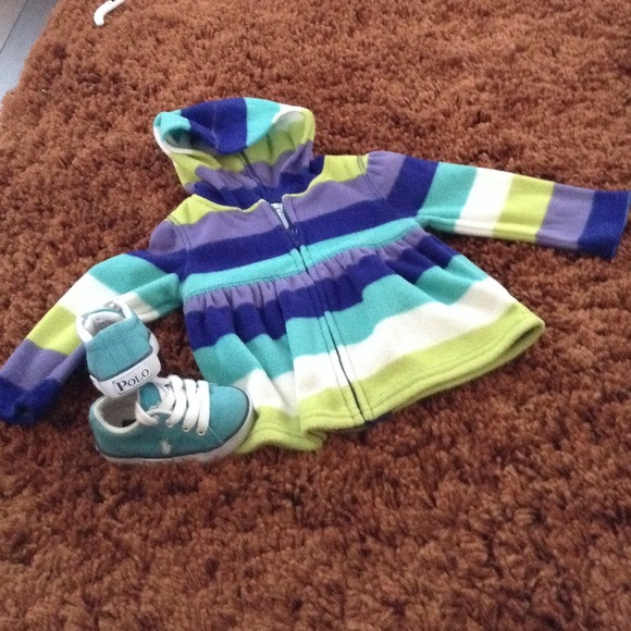 Two infant Old Navy zip up jackets - Picture 3 of 3