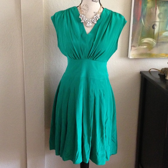 Anthropologie Dresses & Skirts - Anthropologie emerald silk dress!