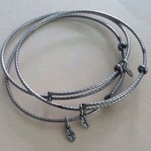 HOLD!!! Set of 3 Alex and Ani plus free items!