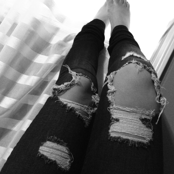 Destroyed denim skinnies!