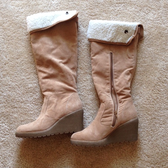 Tan boots with white foldover fleece