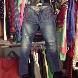 Never worn brand new Hollister skinny jeans