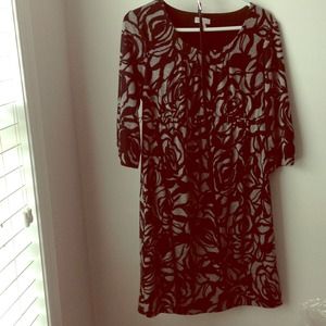 A pea in the pod fall maternity dress