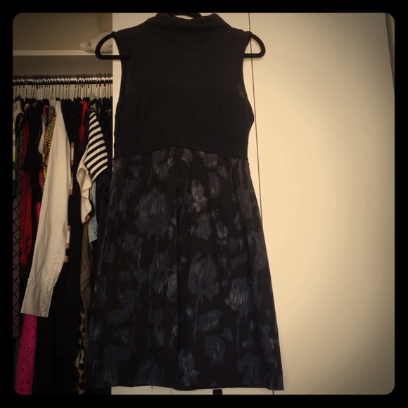 Theory Dress. Medium.