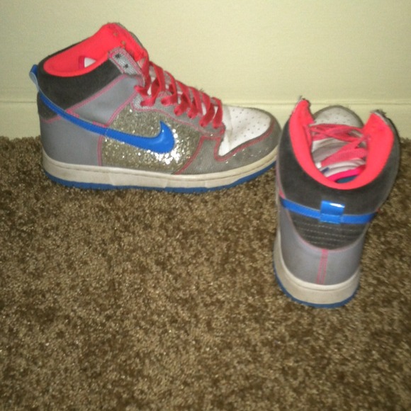 💢MUST GO💢Nikes!