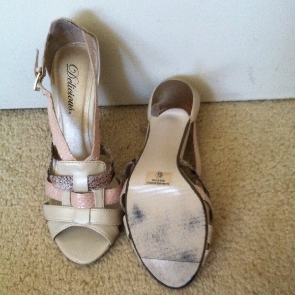 Heels - Picture 3 of 3