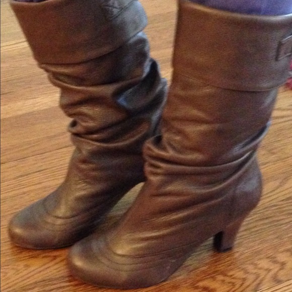 Steve Madden calf height boots.